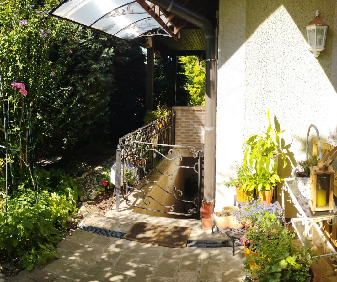 B&B Family Basement Apartment, Breakfast, Free Parking, 5Km From Tulln Chorherrn Exterior photo